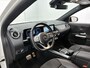 Mercedes-Benz GLA 200 AMG | Night pakket | Trekhaak | Sidesteps | Parkeerpakket met achtercamera | Spiegelpakket Inclusief 24 maanden MB Certified garantie voor Europa.