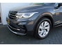 Volkswagen Tiguan 1.5 TSI Elegance / Facelift! / Trekhaak af-fabriek/ IQ light/ Carplay/ Stoelverwarming/ Camera