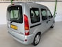 Renault Kangoo 1.6-16V Privilège / 5-persoons / Airco / LM velgen / All-season banden / Ruime auto / Nette auto