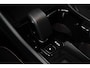 Volvo EX40 Twin 300KW AWD Plus Black Edition | 360° Camera | Lounge-pakket[Connect Microtech/Nubuck (textiel) Charcoal/Charcoal, Panoramadak] | Warmtepomp naar Actieradius-optimalisatie