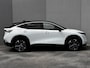 Nissan Ariya Evolve 91 kWh Dealer onderhouden / Accu SoH 99 % / Panorama schuifdak / HUD / Navigatie / Apple Carplay Android / Elektrische stoelen & klep / BOSE / Stoelventilatie / Stoel-, stuur- en achterbankverwarming / 20" LM wielen /