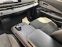 Nissan Ariya Evolve 91 kWh Dealer onderhouden / Accu SoH 99 % / Panorama schuifdak / HUD / Navigatie / Apple Carplay Android / Elektrische stoelen & klep / BOSE / Stoelventilatie / Stoel-, stuur- en achterbankverwarming / 20" LM wielen /