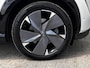 Nissan Ariya Evolve 91 kWh Dealer onderhouden / Accu SoH 99 % / Panorama schuifdak / HUD / Navigatie / Apple Carplay Android / Elektrische stoelen & klep / BOSE / Stoelventilatie / Stoel-, stuur- en achterbankverwarming / 20" LM wielen /