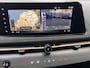 Nissan Ariya Evolve 91 kWh Dealer onderhouden / Accu SoH 99 % / Panorama schuifdak / HUD / Navigatie / Apple Carplay Android / Elektrische stoelen & klep / BOSE / Stoelventilatie / Stoel-, stuur- en achterbankverwarming / 20" LM wielen /