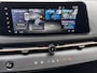 Nissan Ariya Evolve 91 kWh Dealer onderhouden / Accu SoH 99 % / Panorama schuifdak / HUD / Navigatie / Apple Carplay Android / Elektrische stoelen & klep / BOSE / Stoelventilatie / Stoel-, stuur- en achterbankverwarming / 20" LM wielen /