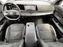 Nissan Ariya Evolve 91 kWh Dealer onderhouden / Accu SoH 99 % / Panorama schuifdak / HUD / Navigatie / Apple Carplay Android / Elektrische stoelen & klep / BOSE / Stoelventilatie / Stoel-, stuur- en achterbankverwarming / 20" LM wielen /