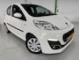 Peugeot 107 1.0 ACTIVE / Trekhaak / Airco / 5-deurs / Nette auto / Documentatie aanwezig.