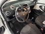 Peugeot 107 1.0 ACTIVE / Trekhaak / Airco / 5-deurs / Nette auto / Documentatie aanwezig.
