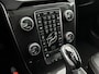 Volvo V40 Cross Country T3 Polar+ Luxury | Harman Kardon Premium Sound | Panoramadak | Parkeersensoren en Parkeercamera achter | Lederen bekleding | Standkachel | Volvo Guard alarm | Climate control | Cruise control |