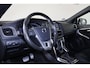 Volvo V40 T3 PolarPlus Sport - Panoramadak - Verwarmde voorstoelen - Parkeersensoren v/a - Parkeercamera achter - Park Pilot - Harman Kardon Audio - DAB - Alarm - Keyless entry - Volvo On Call - Cruise control - Extra getint glas - 17' LMV - Afneembare trekhaak