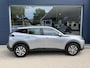 Peugeot 2008 1.2 Turbo 100 PK Active | Lage KM Stand: 24900 | Trekhaak 1250 KG | Navigatie | DAB Radio | Climate Control | Cruise control | Airco | LED Verlichting | Elektrisch Pakket | Parkeersensoren | Apple Carplay | Hoge Zitpositie |