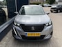 Peugeot 2008 1.2 Turbo 100 PK Active | Lage KM Stand: 24900 | Trekhaak 1250 KG | Navigatie | DAB Radio | Climate Control | Cruise control | Airco | LED Verlichting | Elektrisch Pakket | Parkeersensoren | Apple Carplay | Hoge Zitpositie |