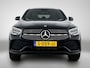 Mercedes-Benz GLC Coupe 300e AMG Nightpakket | Schuif-Kanteldak | Trekhaak | Zadelbruin Interieur | Sfeerverlichting | Stoelverwarming | CarPlay | LED | Inclusief 24 maanden Mercedes-Benz Certified garantie voor Europa.