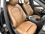 Mercedes-Benz GLC Coupe 300e AMG Nightpakket | Schuif-Kanteldak | Trekhaak | Zadelbruin Interieur | Sfeerverlichting | Stoelverwarming | CarPlay | LED | Inclusief 24 maanden Mercedes-Benz Certified garantie voor Europa.