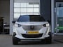 Peugeot e-2008 EV GT 50 kWh | Lage km.stand | Achteruitrijcamera | Stoelverwarming | Full led verlichting | Digitale cockpit | 18 inch lichtmetalen velgen | Extra getint glas