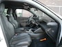 Peugeot e-2008 EV GT 50 kWh | Lage km.stand | Achteruitrijcamera | Stoelverwarming | Full led verlichting | Digitale cockpit | 18 inch lichtmetalen velgen | Extra getint glas