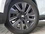 Peugeot e-2008 EV GT 50 kWh | Lage km.stand | Achteruitrijcamera | Stoelverwarming | Full led verlichting | Digitale cockpit | 18 inch lichtmetalen velgen | Extra getint glas