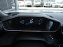 Peugeot e-2008 EV GT 50 kWh | Lage km.stand | Achteruitrijcamera | Stoelverwarming | Full led verlichting | Digitale cockpit | 18 inch lichtmetalen velgen | Extra getint glas