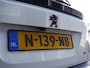 Peugeot e-2008 EV GT 50 kWh | Lage km.stand | Achteruitrijcamera | Stoelverwarming | Full led verlichting | Digitale cockpit | 18 inch lichtmetalen velgen | Extra getint glas