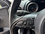 Toyota Yaris 1.5 Hybrid Dynamic CARPLAY / 4-SEIZ. BANDEN / RESERVE WIEL / STOELVERW. / CRUISE / ACHTERUITRIJCAMERA / LMV