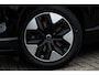 Volvo EX30 P3 Plus Europa 51 kWh | Snel Leverbaar | Elektrisch verstelbare voorstoelen | Stuur en Stoelverwarming | Harman/Kardon | Keyless | BLIS | Pilot Assist | Parkeercamera | Getint Glas |