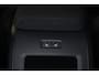 Volvo XC60 T6 Recharge AWD Plus Black Edition - IntelliSafe Assist & Surround - Harman/Kardon audio - Parkeercamera achter - Verwarmde voorstoelen, stuur & achterbank - Parkeersensoren voor & achter - Elektr. bedienb. voorstoelen met geheugen - Draadloze tel. lader - Extra getint glas - Inklapbare trekhaak - 21' LMV