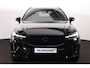 Volvo XC60 T6 Recharge AWD Plus Black Edition - IntelliSafe Assist & Surround - Harman/Kardon audio - Parkeercamera achter - Verwarmde voorstoelen, stuur & achterbank - Parkeersensoren voor & achter - Elektr. bedienb. voorstoelen met geheugen - Draadloze tel. lader - Extra getint glas - Inklapbare trekhaak - 21' LMV