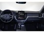 Volvo XC60 T8 Recharge AWD Ultra Black Edition Exec - Luchtvering - Panorama/schuifdak - IntelliSafe Assist & Surround - 360º Camera - Bowers & Wilkins audio - Adaptieve LED koplampen - Verwarmde voorstoelen, stuur & achterbank - Parkeersensoren voor & achter - Elektr. bedienb. voorstoelen met geheugen - Head up display - Draadloze tel. lader - Extra getint glas - 21' LMV