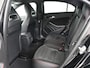 Mercedes-Benz A-klasse 180 AMG Line | Stoelverwarming | Leder/Alcantara | Camera | Trekhaak | Navigatie | Cruise control | Airco | Park Assist | Bluetooth | Sportstoelen | Full LED