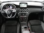 Mercedes-Benz A-klasse 180 AMG Line | Stoelverwarming | Leder/Alcantara | Camera | Trekhaak | Navigatie | Cruise control | Airco | Park Assist | Bluetooth | Sportstoelen | Full LED