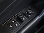 Volkswagen T-Roc 1.5 TSI R-Line 150 pk DSG | Panoramadak | Trekhaak | Navigatie | Climate control | LED plus | 17" Valencia