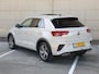 Volkswagen T-Roc 1.5 TSI R-Line 150 pk DSG | Panoramadak | Trekhaak | Navigatie | Climate control | LED plus | 17" Valencia