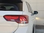 Volkswagen T-Roc 1.5 TSI R-Line 150 pk DSG | Panoramadak | Trekhaak | Navigatie | Climate control | LED plus | 17" Valencia