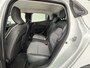 Renault Clio 1.0 TCe Intens | Navigatie | Achteruitrijcamera | Cruise Control | Lichtmetalen Velgen 17" | Stoelverwarming |