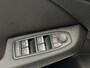 Renault Clio 1.0 TCe Intens | Navigatie | Achteruitrijcamera | Cruise Control | Lichtmetalen Velgen 17" | Stoelverwarming |