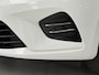 Renault Clio 1.0 TCe Intens | Navigatie | Achteruitrijcamera | Cruise Control | Lichtmetalen Velgen 17" | Stoelverwarming |