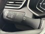 Renault Clio 1.0 TCe Intens | Navigatie | Achteruitrijcamera | Cruise Control | Lichtmetalen Velgen 17" | Stoelverwarming |