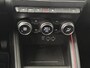 Renault Clio 1.0 TCe Intens | Navigatie | Achteruitrijcamera | Cruise Control | Lichtmetalen Velgen 17" | Stoelverwarming |