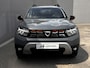 Dacia Duster 1.3 TCe Extreme / Dealer onderhouden / 1.500 kg trekhaak / Camera 360° / Stoelverwarming / Climate Control / Navigatie / Apple Carplay Android / 17" LM wielen / Winterwielenset 16" LM inclusief /