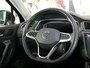 Volkswagen Tiguan 1.5 TSI Elegance - Trekhaak - Dodehoek - Draadloze telefoonlader - Navi - Stoel en Stuurverw