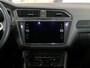 Volkswagen Tiguan 1.5 TSI Elegance - Trekhaak - Dodehoek - Draadloze telefoonlader - Navi - Stoel en Stuurverw