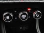 Renault Captur 1.0 TCe 100 Intens | Trekhaak | Stuurverwarming | Climate control | Cruise control | Lichtmetalen velgen 17'' |