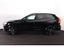 Volvo XC60 T6 Recharge AWD Plus Dark - IntelliSafe Assist & Surround - Harman/Kardon audio - Parkeercamera achter - Verwarmde voorstoelen, stuur & achterbank - Parkeersensoren voor & achter - Elektr. bedienb. voorstoelen met geheugen - Draadloze tel. lader - Extra getint glas - Inklapbare trekhaak - 21' LMV