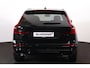 Volvo XC60 T6 Recharge AWD Plus Dark - IntelliSafe Assist & Surround - Harman/Kardon audio - Parkeercamera achter - Verwarmde voorstoelen, stuur & achterbank - Parkeersensoren voor & achter - Elektr. bedienb. voorstoelen met geheugen - Draadloze tel. lader - Extra getint glas - Inklapbare trekhaak - 21' LMV