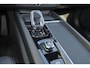 Volvo XC60 T6 Recharge AWD Plus Dark - IntelliSafe Assist & Surround - Harman/Kardon audio - Parkeercamera achter - Verwarmde voorstoelen, stuur & achterbank - Parkeersensoren voor & achter - Elektr. bedienb. voorstoelen met geheugen - Draadloze tel. lader - Extra getint glas - Inklapbare trekhaak - 21' LMV