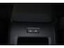 Volvo XC60 T6 Recharge AWD Plus Dark - IntelliSafe Assist & Surround - Harman/Kardon audio - Parkeercamera achter - Verwarmde voorstoelen, stuur & achterbank - Parkeersensoren voor & achter - Elektr. bedienb. voorstoelen met geheugen - Draadloze tel. lader - Extra getint glas - Inklapbare trekhaak - 21' LMV