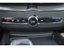 Volvo XC60 T6 Recharge AWD Plus Dark - IntelliSafe Assist & Surround - Harman/Kardon audio - Parkeercamera achter - Verwarmde voorstoelen, stuur & achterbank - Parkeersensoren voor & achter - Elektr. bedienb. voorstoelen met geheugen - Draadloze tel. lader - Extra getint glas - Inklapbare trekhaak - 21' LMV