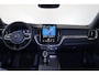 Volvo XC60 T6 Recharge AWD Plus Dark - IntelliSafe Assist & Surround - Harman/Kardon audio - Parkeercamera achter - Verwarmde voorstoelen, stuur & achterbank - Parkeersensoren voor & achter - Elektr. bedienb. voorstoelen met geheugen - Draadloze tel. lader - Extra getint glas - Inklapbare trekhaak - 21' LMV