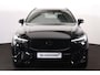 Volvo XC60 T6 Recharge AWD Plus Dark - IntelliSafe Assist & Surround - Harman/Kardon audio - Parkeercamera achter - Verwarmde voorstoelen, stuur & achterbank - Parkeersensoren voor & achter - Elektr. bedienb. voorstoelen met geheugen - Draadloze tel. lader - Extra getint glas - Inklapbare trekhaak - 21' LMV
