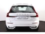 Volvo XC60 T6 Recharge AWD Ultra Dark - Panorama/schuifdak - IntelliSafe Assist & Surround - 360º Camera - Harman/Kardon audio - Adaptieve LED koplampen - Verwarmde voorstoelen, stuur & achterbank - Parkeersensoren voor & achter - Elektr. bedienb. voorstoelen met geheugen - Head up display - Draadloze tel. lader - Inklapbare trekhaak - 20' LMV
